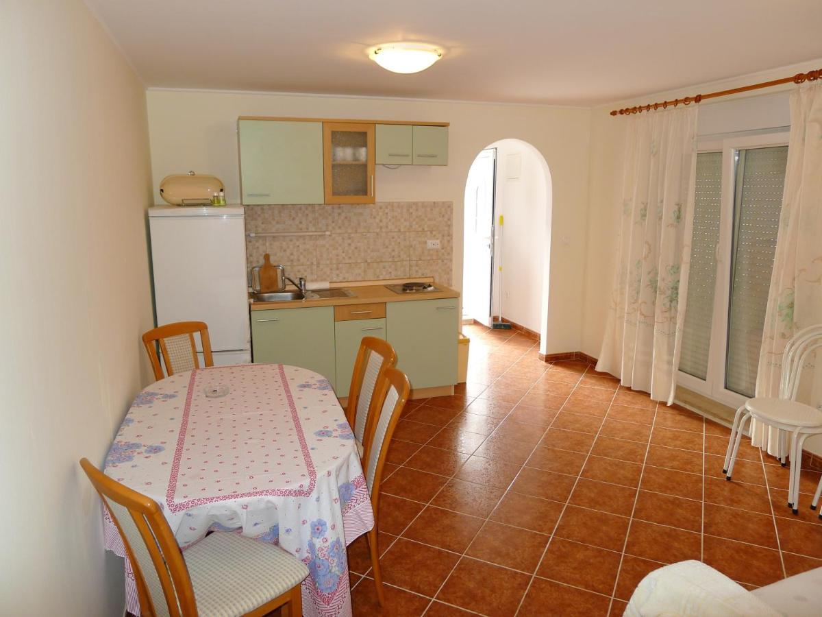 Apartments By The Sea Slatine, Ciovo - 15504 Kültér fotó